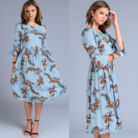 ๐3X HP๐ Blue Floral 3/4 Bell Sleeves Fit & Flare Midi Dress - Picture 3 of 5